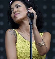 Pamela Rolfe's Instagram, Twitter & Facebook