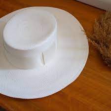 Artesano On Instagram New Color In The Pinta Classic White Shop The Sale Before It Ends Artesano Net Boho Chic Hats Bohemian Style Hats Classic White