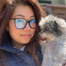 What's the average nightly rate for a 4-bedroom, 2-bathroom house with a  swimming pool and hot tub?