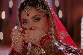 Umesh kumar and rakesh upadhyay directed by amjad and ashish music by : Mahira Khan Is A Visual Queen In Morey Saiyan Cutacut Com