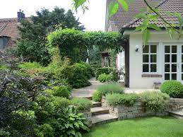 Gallery of obstkisten deko garten elegant landhausstil deko garten. Cottage Garten Landhausstil Garten Essen Von Freiraumplus Houzz