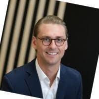 Aaron Stead's Instagram, Twitter & Facebook