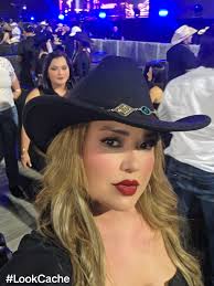 Amando la Noche: Un Concierto Inolvidable