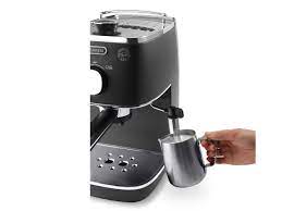 To descale the coffee maker, it is recommended to use a liquid descaling agent which is labelled as suitable for coffee machines. De Longhi Distinta Eci 341 Bk