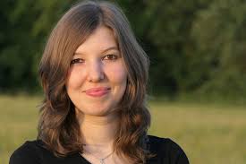 young frau ile ilgili görsel sonucu