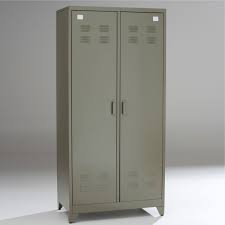 Très pratique, cette armoire 2 portes, toute penderie, offre un grand volume de rangement pour un encombrement minimal. Epingle Sur Toilettes Espace Rangement