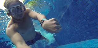 With kristen stewart, vincent cassel, mamoudou athie, t.j. Can You Get Apple Watch Wet Swim Underwater