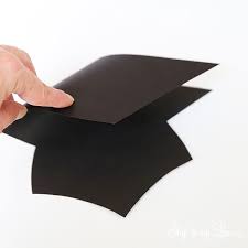 Top with a matching square envelope and tassel. Diy Graduation Cap Gift Card Holder Skip To My Lou