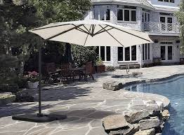 Comparing the best cantilever parasols. Best Cantilever Parasol Reviews Uk 2021 Top 10 Comparison House Junkie