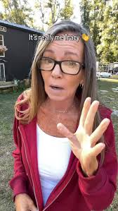 It’s really me Folks! Tracy and not those crazy scammers this time. My  TikTok link for the long zip up hoodie.  https://www.tiktok.com/t/ZPH338CwmBVHs-MHsZA/