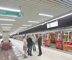 1 mai is a metro station in northern bucharest, serving line m4.1 it is situated in chibrit or clăbucet square, at the intersection of calea griviței, ion mihalache boulevard. O BucatÄƒ De Plafon S A PrÄƒbuÈ™it Pe Peron La Metrou Click Mobile