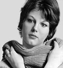 Stefania sandrelli represents one of the few actresses who are able to age gracefully and still get interesting roles. Stefania Sandrelli