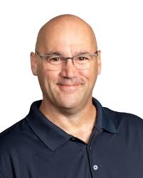 Veterans Stadium became a pile of shattered cement and mangled steel at 7  a.m.