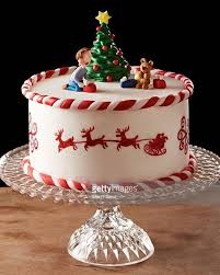Cake To Make Your Christmas Evening Feel Special Page 11 Of 30 Dessertminute Com Gateau De Noel Facile Decorations De Gateaux De Noel Gateau Noel