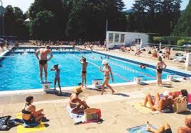epingle sur piscines publiques