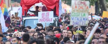 Il Pride sfila a Bologna, decine di migliaia in corteo: “Siamo lossessione  di questo governo fascista” - la Repubblica