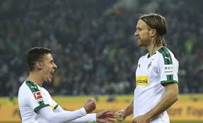 Maybe you would like to learn more about one of these? Gladbach Augsburg Und Hsv Zeigen Interesse An Michael Lang