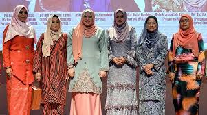 Ask anything you want to learn about siti nurhaliza by getting answers on askfm. Ini Cara Siti Nurhaliza Guna 6 Juta Pengikut Ig Bantu Usahawanita Sarawakvoice Com