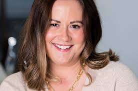 Kara Lowe's Instagram, Twitter & Facebook