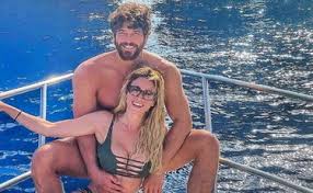 There is no peace for the couple composed by can yaman and diletta leotta who continue to be at the center of the gossip of this summer 2021. Diletta Leotta In Turchia Can Yaman Contro I Giornalisti E Parte La Scenata Il Tempo