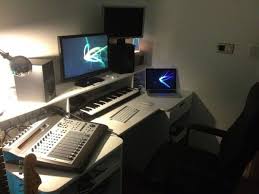 Meaning, i made a video first, received a request on how i did it and have now put together a pdf with all the gubbings on how i made my very own flat pack recording studio desk for about £300. Pin De Aaron Griffin En Home Studio Studio Audio Inspiracion