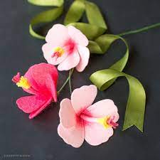Diy Felt Hibiscus Flower Video Tutorial Lia Griffith Felt Flower Bouquet Felt Flowers Diy Felt Flowers