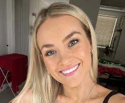 Laura Hardwick's Instagram, Twitter & Facebook