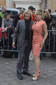 He is also witty, owns the gift for gab, and savors the limelight. Enzo Paolo Turchi Pensione Da Fame Ho Difficolta Economiche La Confessione Del Marito Di Carmen Russo A Storie Italiane Funweek Funweek