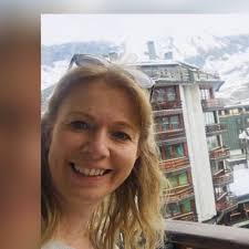 Colette Knowles's Instagram, Twitter & Facebook