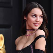 Olivia Rodrigo Should Be an Extra on Bridgerton With Her Grammys 2022  Dress—See Pics | Glamour