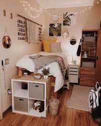 New The 10 All Time Best Home Decor Right Now On A Budget By Lisa Thomas Boyle Bir Odaniz Olsu College Dorm Room Decor Dorm Room Designs Dorm Room Diy