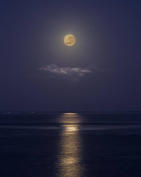 Full Moon over the ocean in the early morning : r/photocritique
