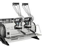 Peter giuliano for the loan of the loaner gs3, extra grinder, and a huge bag of toscano (counter culture coffee)hugo neuproler for the black cat, yemen sanini (intelligentsia coffee roasters)miguel meza for the so yirgacheffe (paradise roasters) Leva S La Marzocco