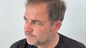 Fashion-Statement: Oscar Isaac begeistert im Rock bei Marvel-Premiere