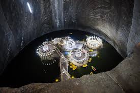 The salt mine, which dates as far back as the 17th century, was used for everything from a cheese storage center to a bomb shelter in wwii. Les 10 Meilleures Mine De Sel De Turda Salina Turda Tours Et Excursions 2021