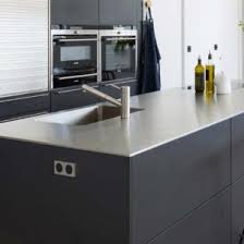 Cuisine grise la cuisine tendance en 40 modèles gris clair. Cuisine Noire 20 Inspirations Deco Et Conseils Pour Choisir