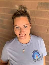 Sarah Harder's Instagram, Twitter & Facebook