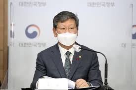 앵커 이용구 법무부 차관의 '택시기사 멱살잡이' 사건을 수사했던 경찰관이 블랙박스 영상을 문 대통령, 법무부 차관에 이용구 변호사 내정 · 법무부 차관에 이용구 내정…임기 내일부터 시작 · 서울대. ë²•ë¬´ë¶€ 2ì¸ìž ì´ìš©êµ¬ íƒì‹œê¸°ì‚¬ í­í–‰ì´ ê·¸ëƒ¥ ë„˜ì–´ê°ˆ ì¼ì´ì—ˆë‚˜