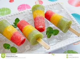 J'allais chercher une glace à l'eau. Glaces A L Eau Mises En Puree Faites Maison De Fruit Frais Image Stock Image Du Fruit Festin 51438503