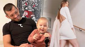 Informáciu zverejnil šťastný otecko na svojom instagrame. Monika Bagarova Ma 8 Mesicu Po Porodu Nohy Jako Lanka Ruminka Prekvapila Prvnimi Sluvky Extra Cz