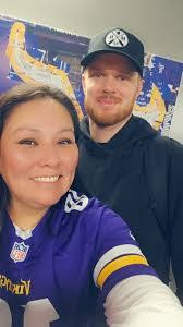 Dennis Navin's Instagram, Twitter & Facebook