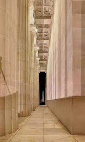 Columns Of The Lincoln Memorial In Washington Dc Framing The Washington Monument In The Distance Dc Monuments Washington Monument Monument