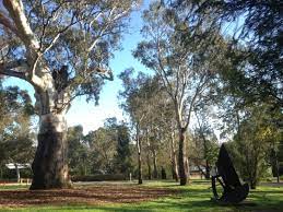 Heide cafe provides a rare dining experience in a truly beautiful environment. Heide Gardens Sculpture Park Walking Maps