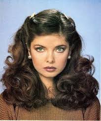 This 70's hairstyles will work great for short hair, medium hair and long hair. 1970s Hairstyles For Curly Hair Try The Beauty Look Ootd Curly And Makeup 70s Hairstyles For Medium C 70s Hair And Makeup Retro Hairstyles Curly Hair Beauty