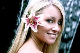 Suzanne Pyle's Instagram, Twitter & Facebook