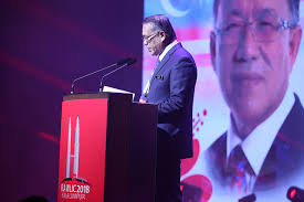 Mahadi is appointed to replace datuk nor hisham ahmad dahlan whose service ended yesterday, 30 september 2020 after serving for two years. Ifla Transform Libraries Transform Societies Bibliotheken Verandern Die Gesellschaft Verandern Kommt In Der Eroffnungsveranstaltung Nach Kuala Lumpur