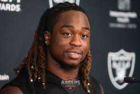 Former Boise, ID State star visits children's hospital