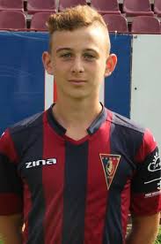 The player's height is 178cm | 5'10 and his weight is 75kg | 165lbs. Kacper Kozlowski Ap Pogon Szczecin 2002