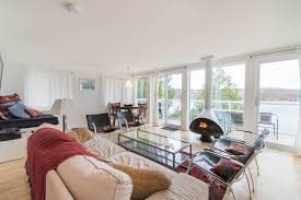 entire home apt in ontario canada renovated modern 2 bedroom apartment just feet from lake 1 1 2 hours from ot open plan living room cottage rental apartment