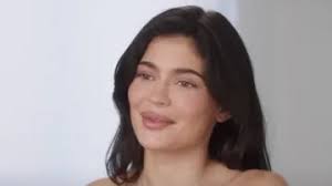 Kylie Jenner va sortir une nouvelle gamme de sodas à la vodka !